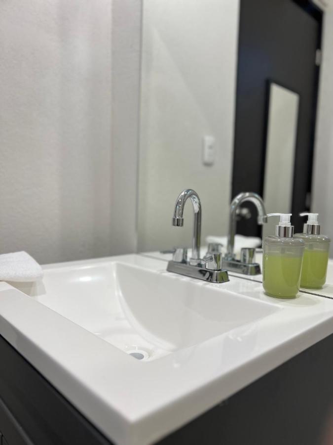 Hotel Tia Flora Леон Экстерьер фото