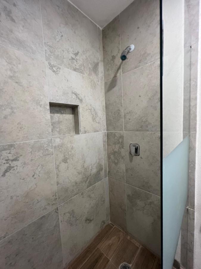 Hotel Tia Flora Леон Экстерьер фото