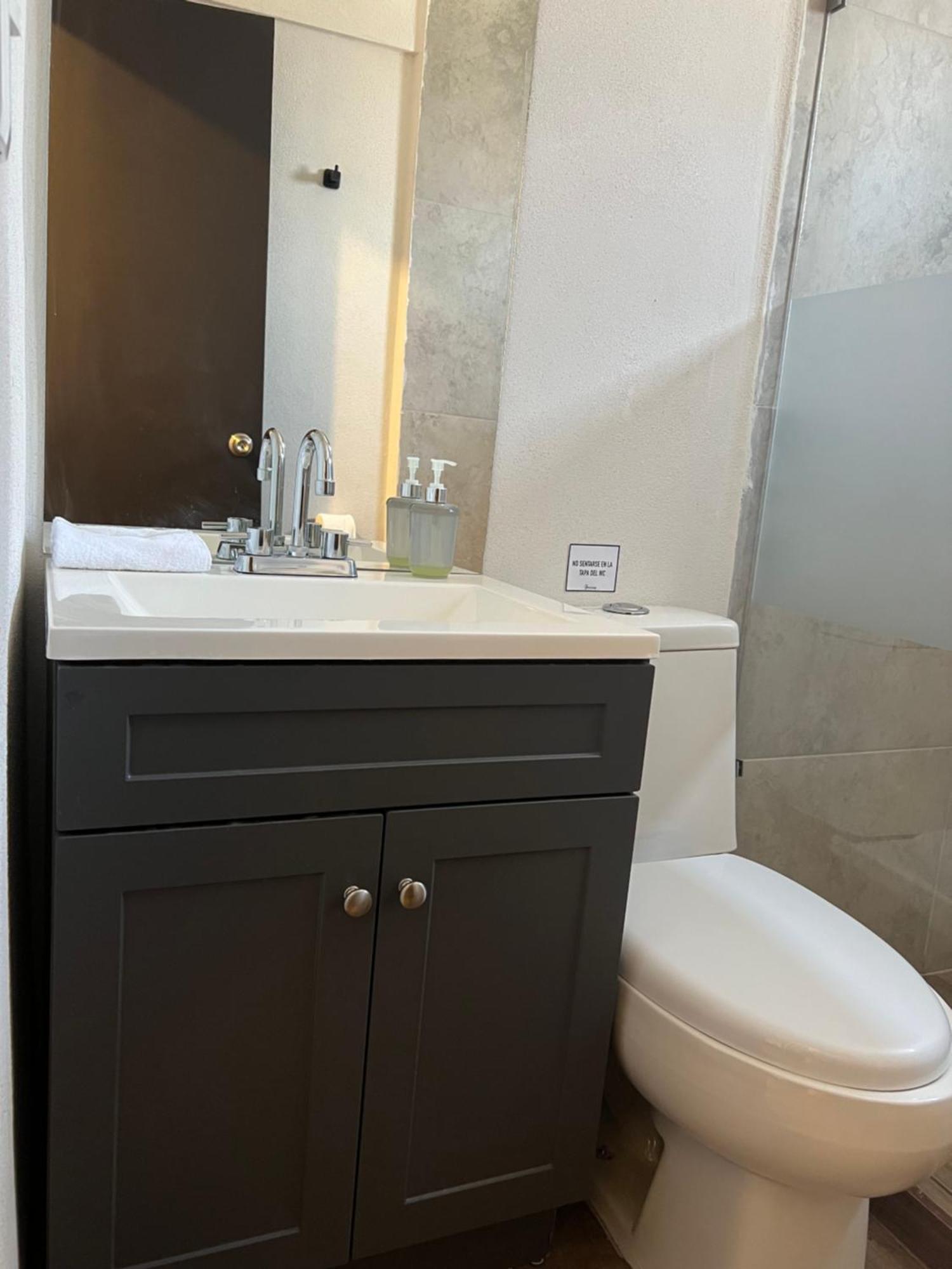 Hotel Tia Flora Леон Экстерьер фото